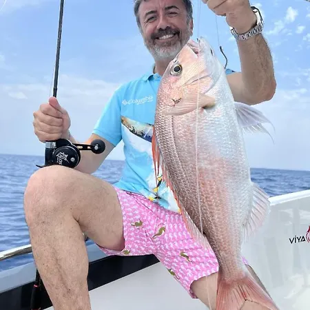 Big Fishing - Turkey Fishing Charter بوتيل *